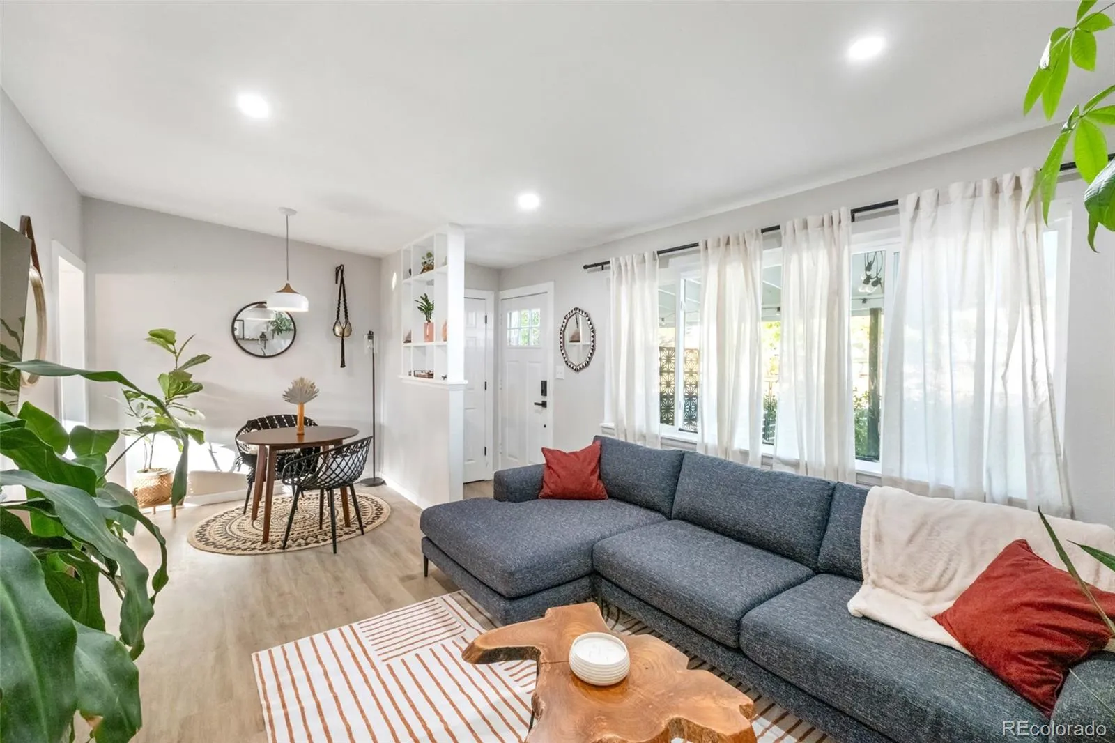 04162026221101 1600 9