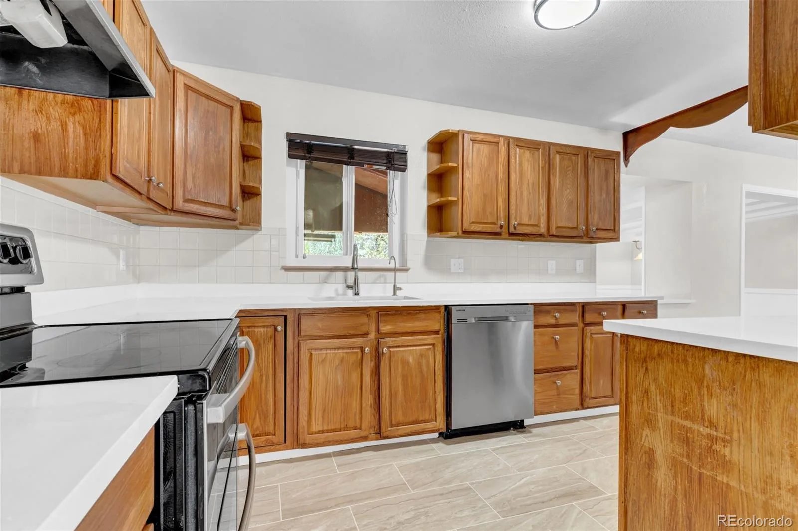 8601 Concord Lane Westminster CO 80031 MLS #REC1747601 06122026200614 1600 12