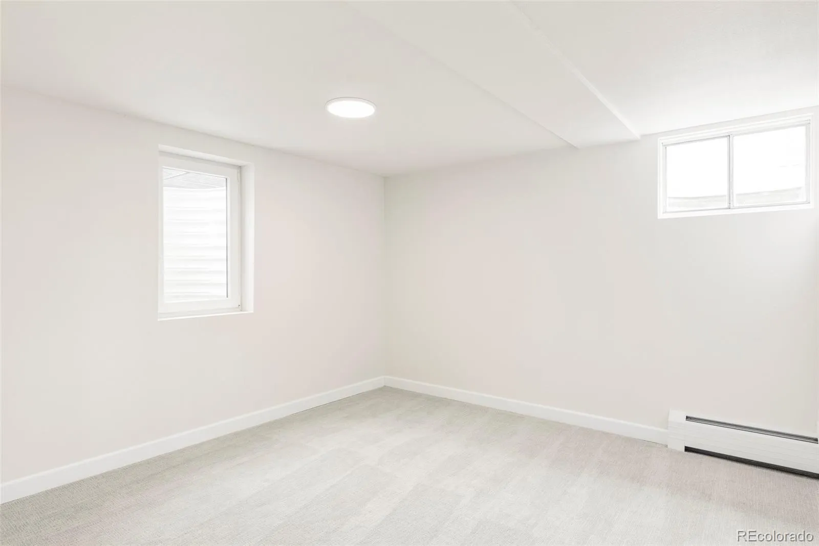 3931 S Hillcrest Drive Denver CO 80237 MLS #REC1748047 05012026164624 1600 22