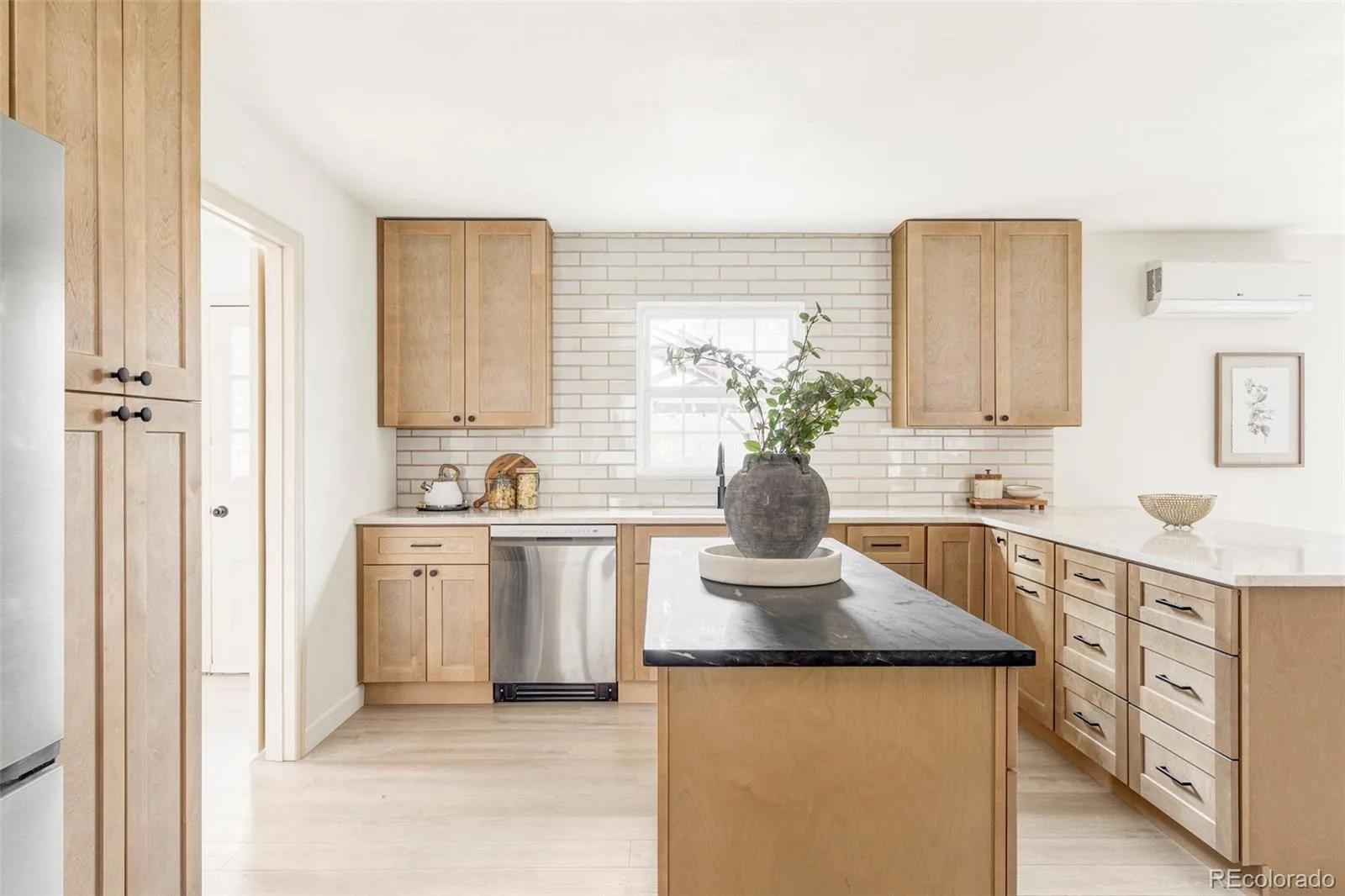 3931 S Hillcrest Drive Denver CO 80237 MLS #REC1748047 06212026214721 1600 10