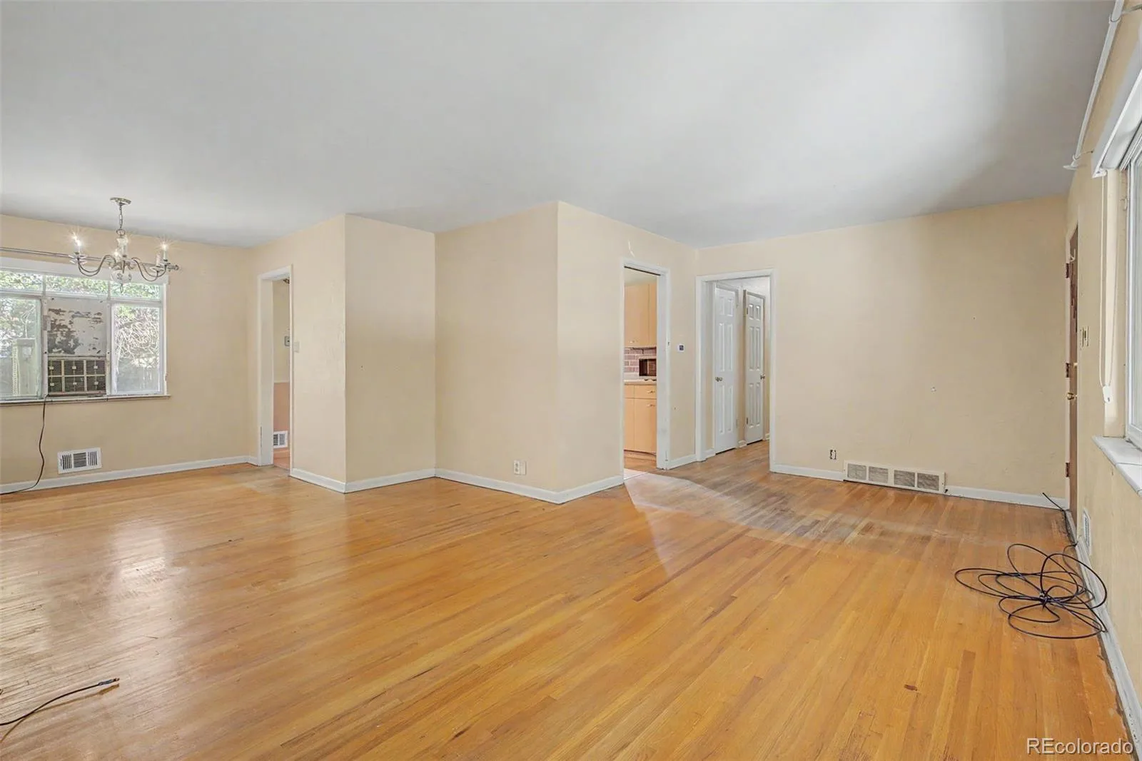 5326 E Atlantic Place Denver CO 80222 MLS #REC1749295 06092026072943 1600 1