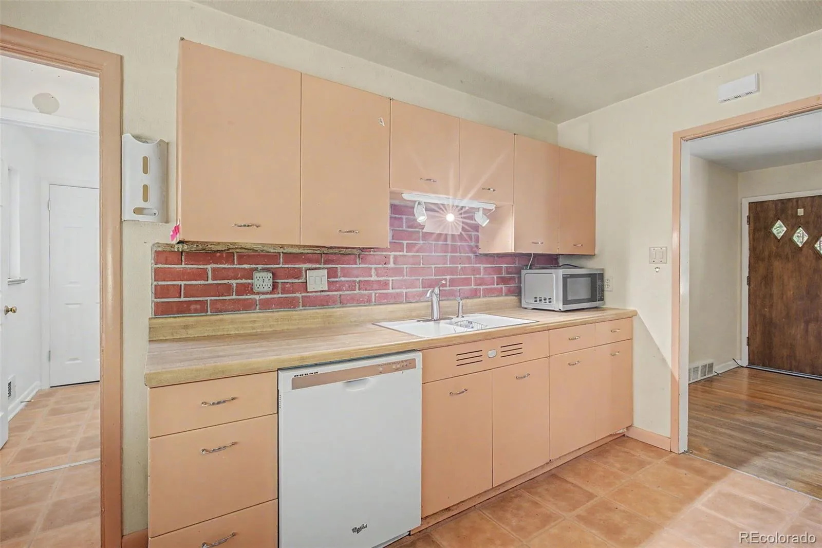 5326 E Atlantic Place Denver CO 80222 MLS #REC1749295 06092026072943 1600 3