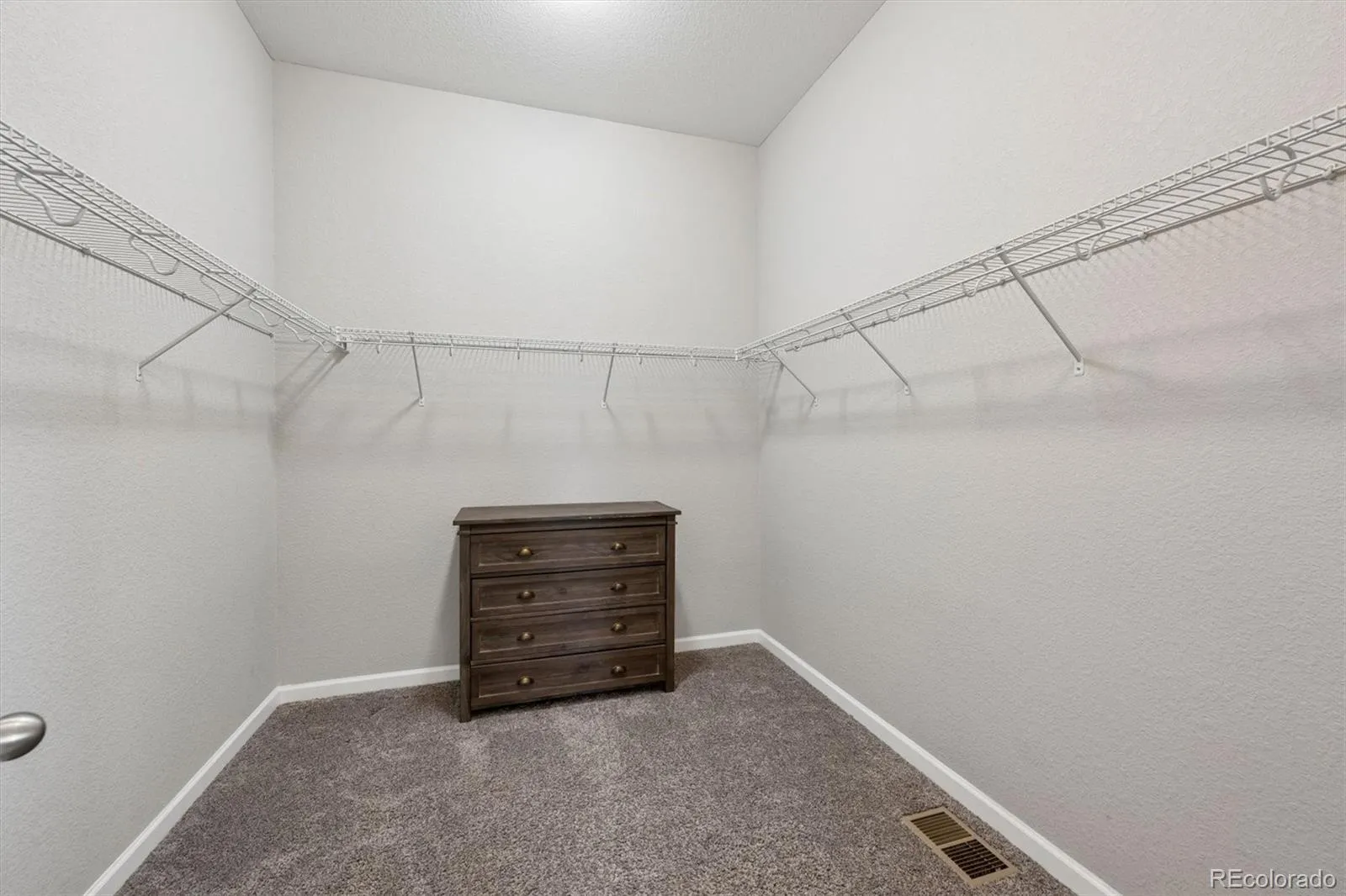 21157 E Layton Lane Aurora CO 80015 MLS #REC1750440 04152026032126 1600 19