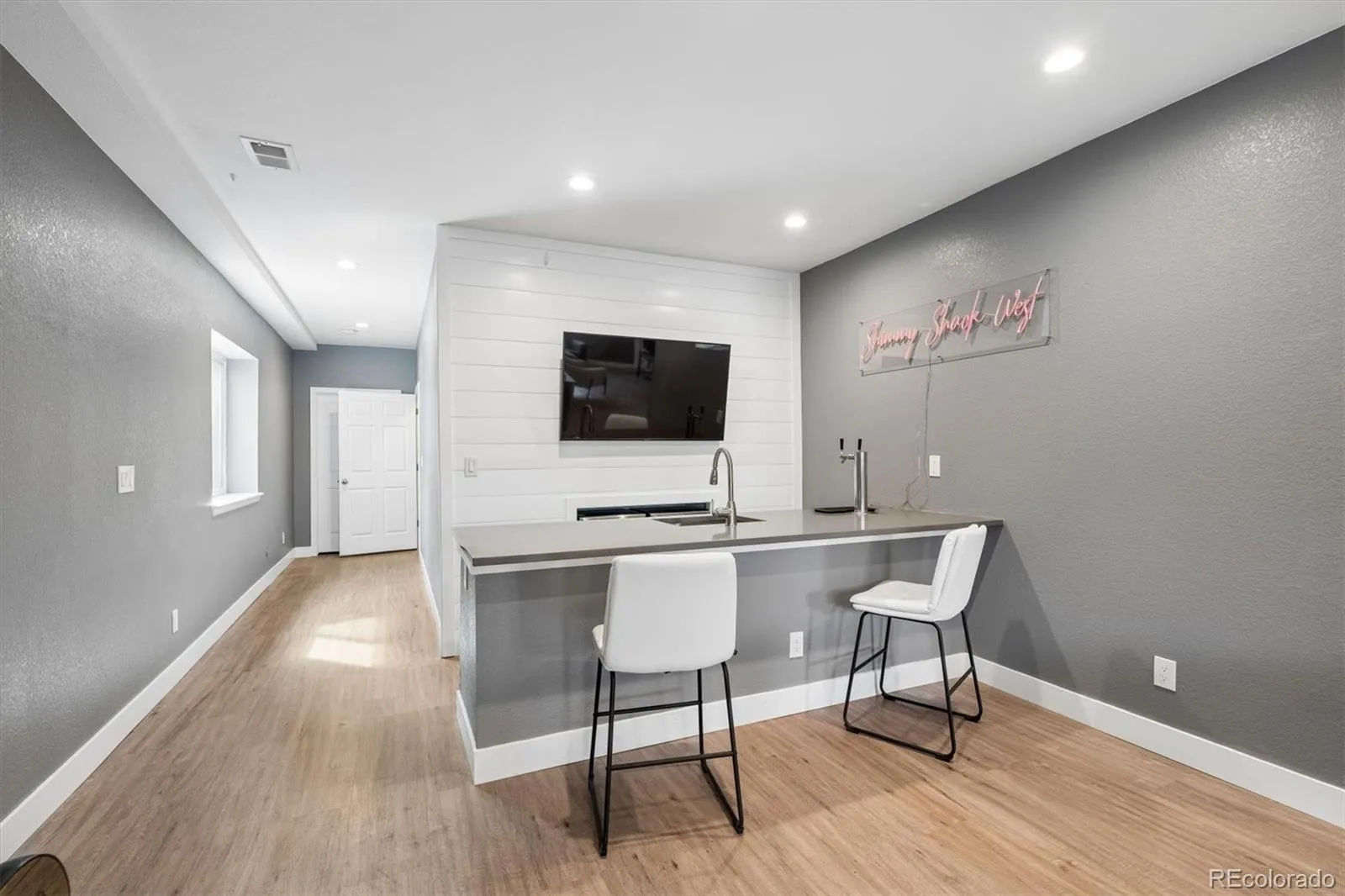 21157 E Layton Lane Aurora CO 80015 MLS #REC1750440 04152026032126 1600 28