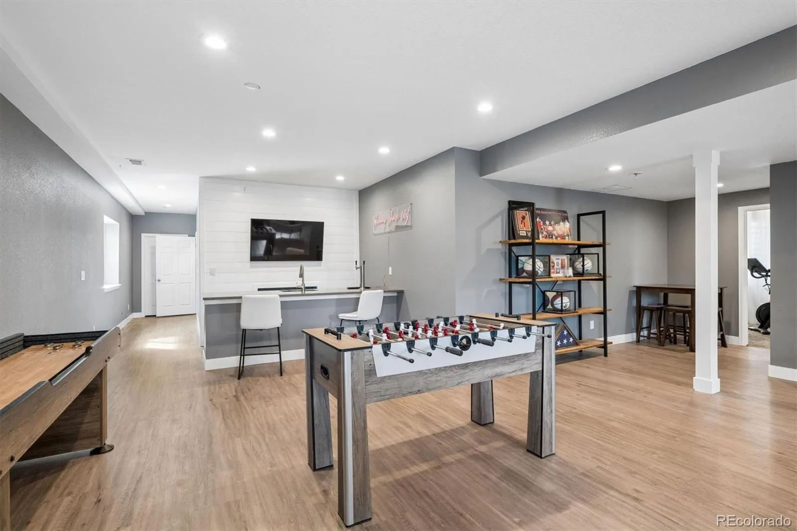 21157 E Layton Lane Aurora CO 80015 MLS #REC1750440 04152026032126 1600 29