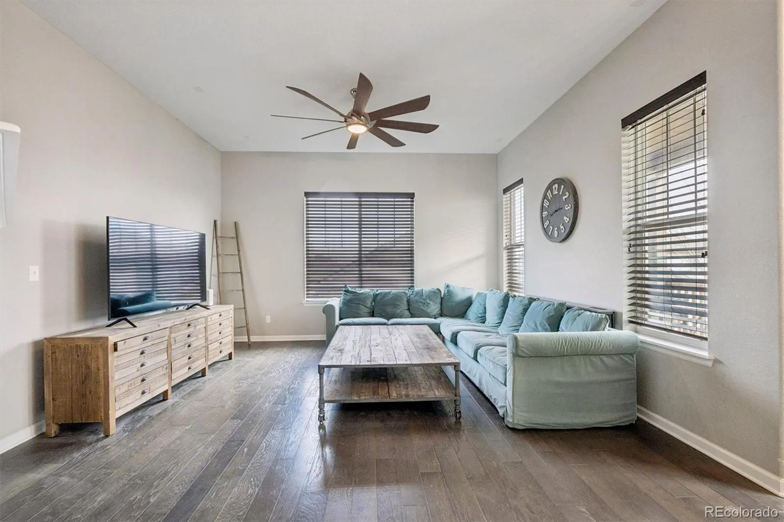 21157 E Layton Lane Aurora CO 80015 MLS #REC1750440 04152026032126 1600 3
