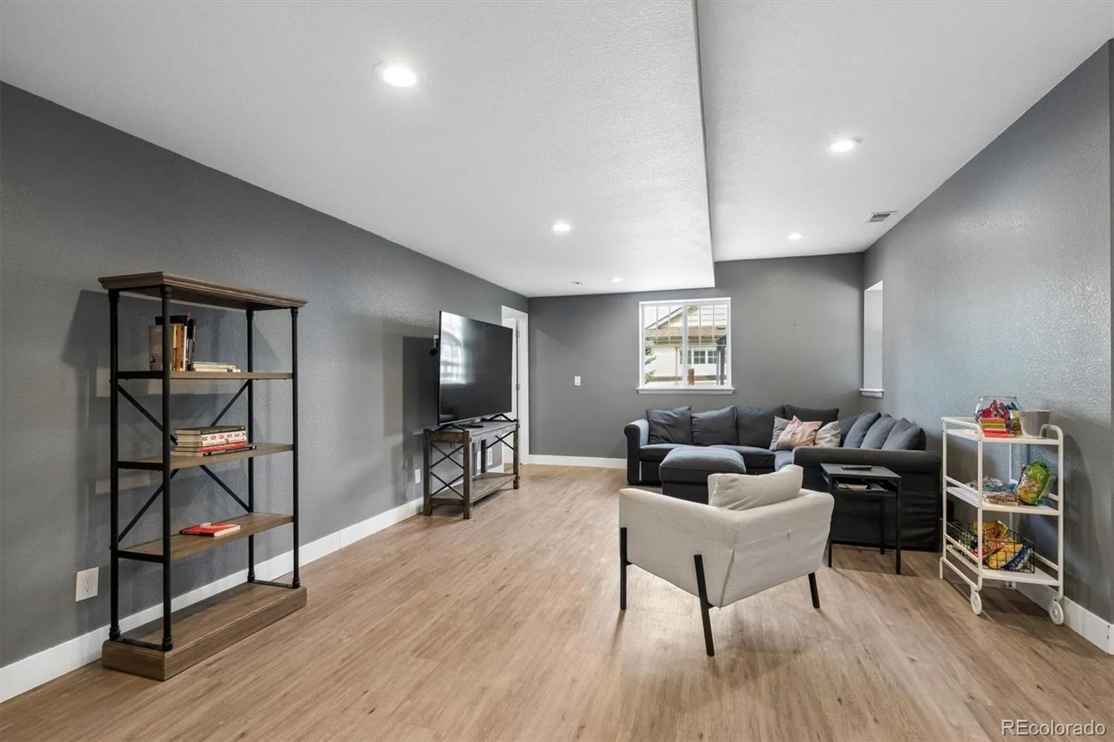 21157 E Layton Lane Aurora CO 80015 MLS #REC1750440 04152026032126 1600 31