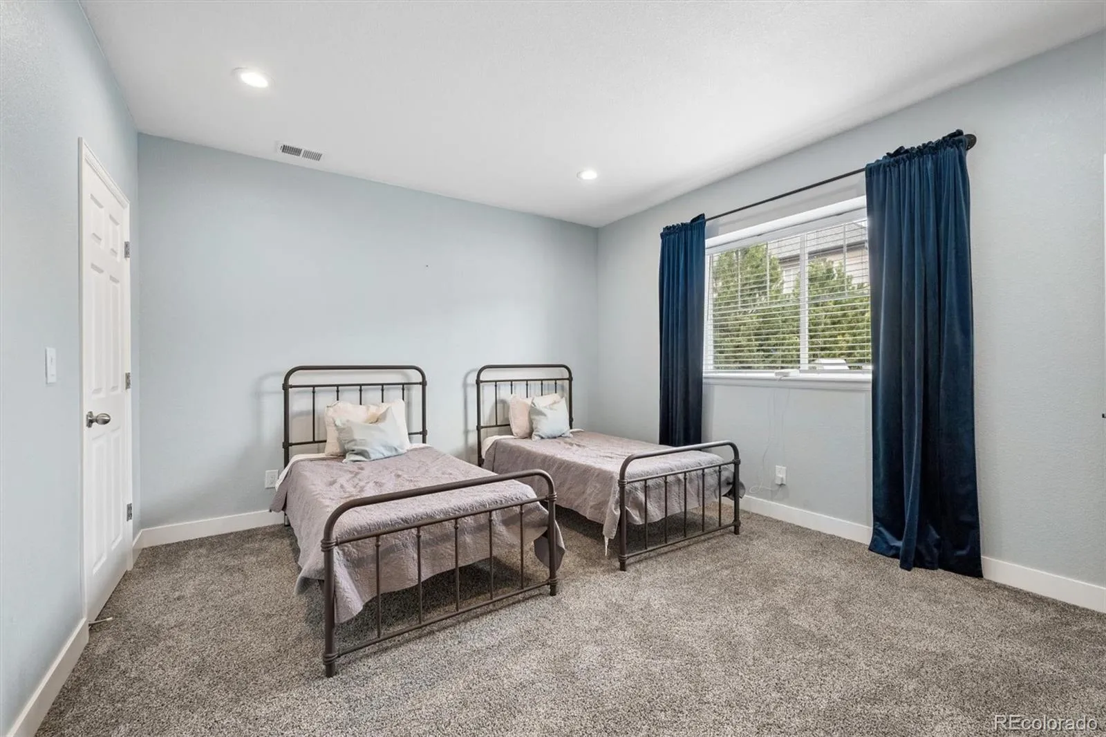 21157 E Layton Lane Aurora CO 80015 MLS #REC1750440 04152026032126 1600 33