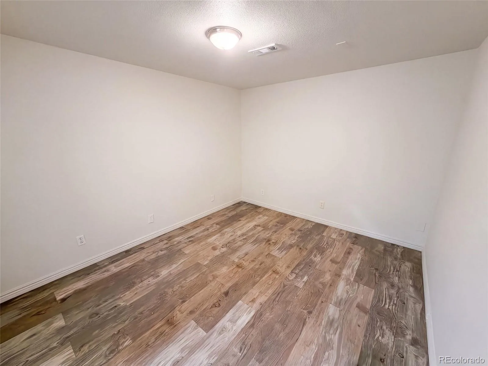 4426 Durham Court Denver CO 80239 | MLS #REC1751036 08252026170501 1600 25