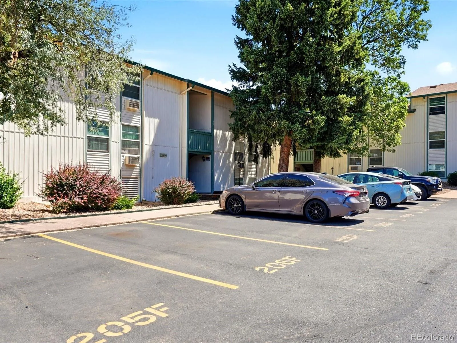 2120 S Vaughn Way #206F Aurora CO 80014 | MLS #REC1753757 09252026053113 1600 28