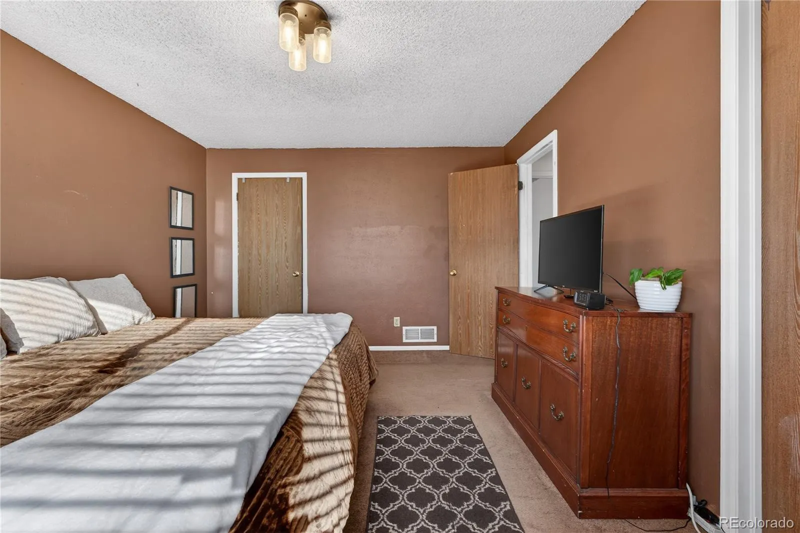 04102026215148 1600 7