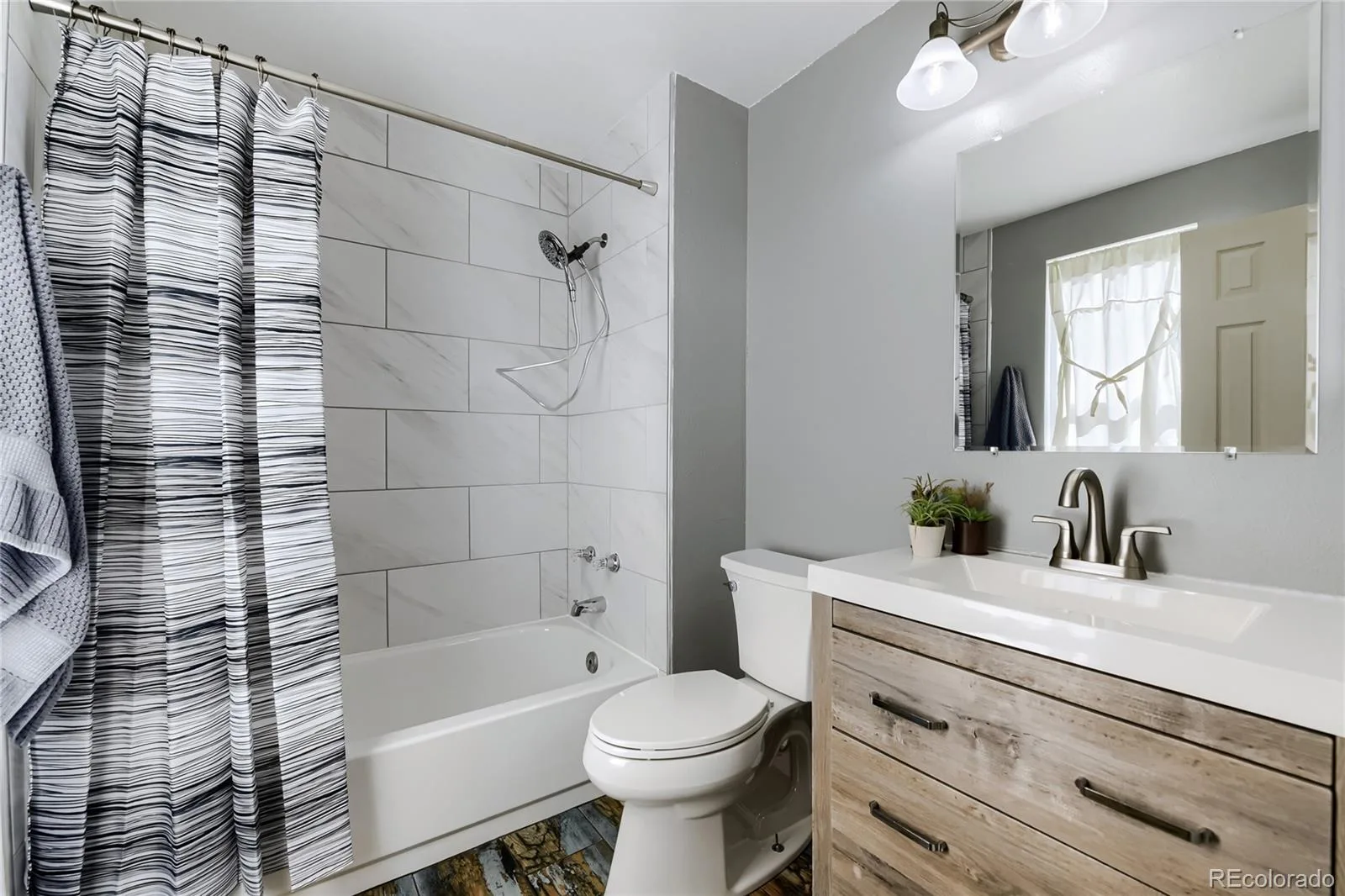 9876 W Friend Place Littleton CO 80128 | MLS #REC1757929 06122026214351 1600 39