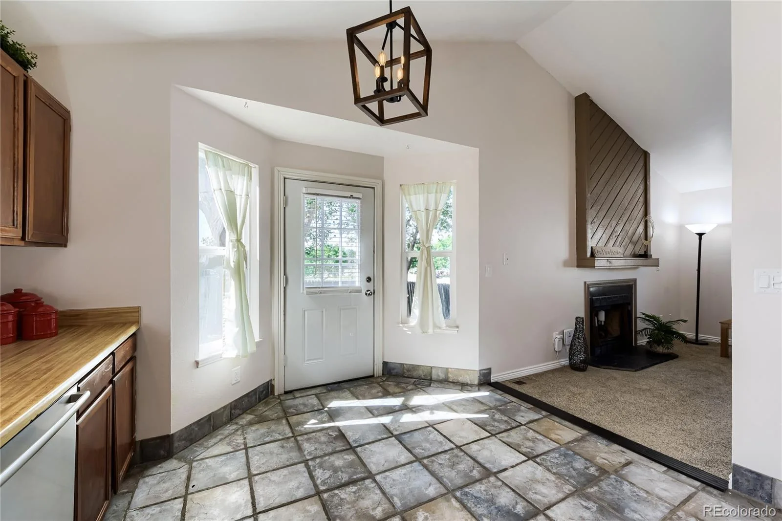 9876 W Friend Place Littleton CO 80128 | MLS #REC1757929 06122026214351 1600 9