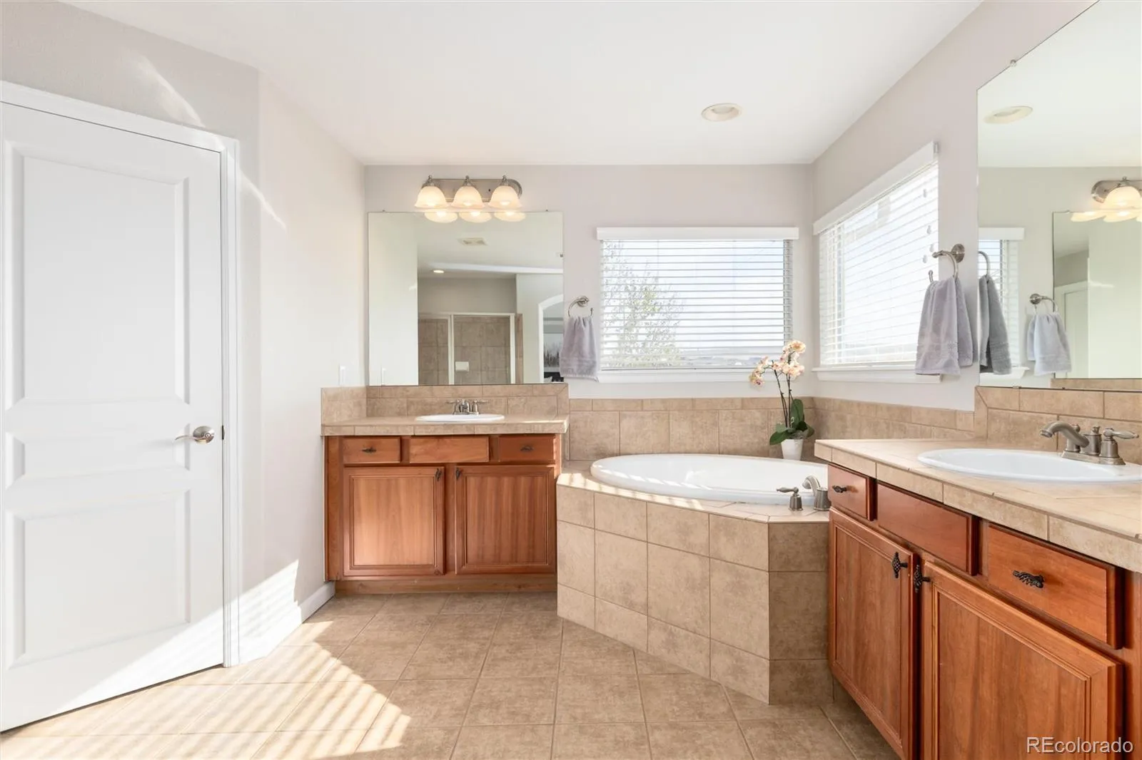 15477 E Flower Mound Place Parker CO 80134 MLS #REC1759509 05202026002137 1600 19