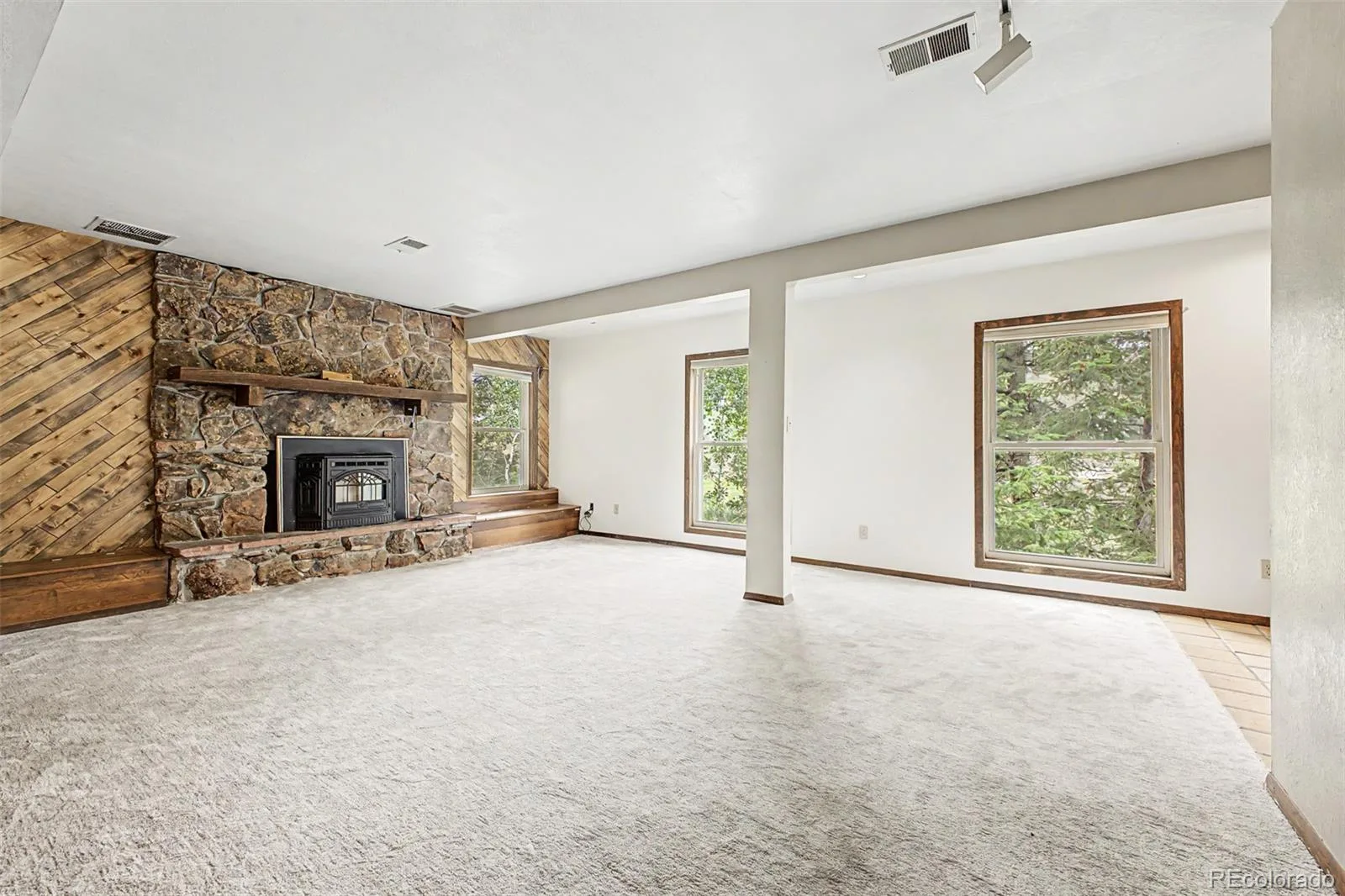 29526 Bronco Road Evergreen CO 80439 | MLS #REC1759549 07012026202453 1600 21