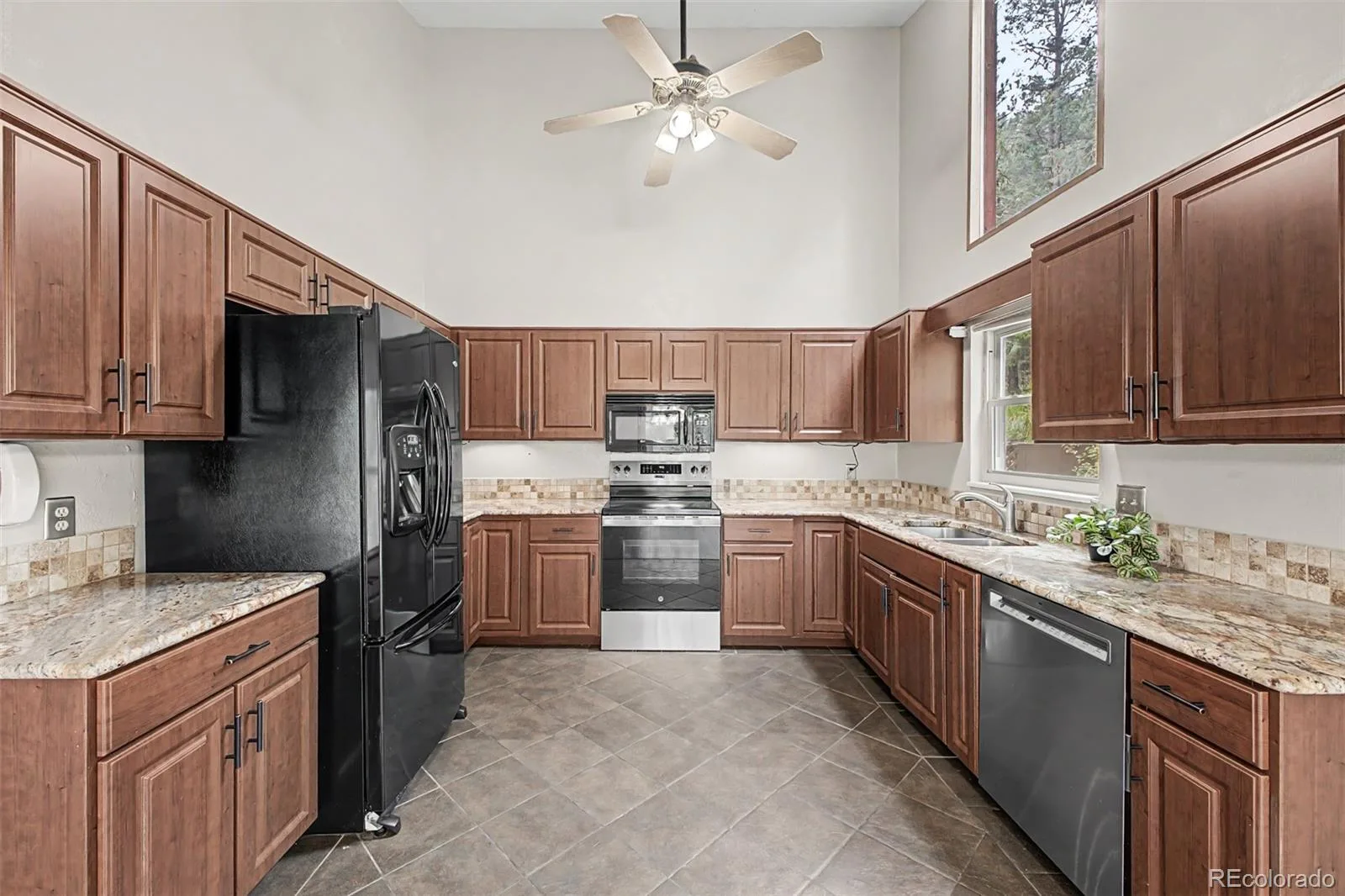 29526 Bronco Road Evergreen CO 80439 | MLS #REC1759549 07012026202453 1600 6