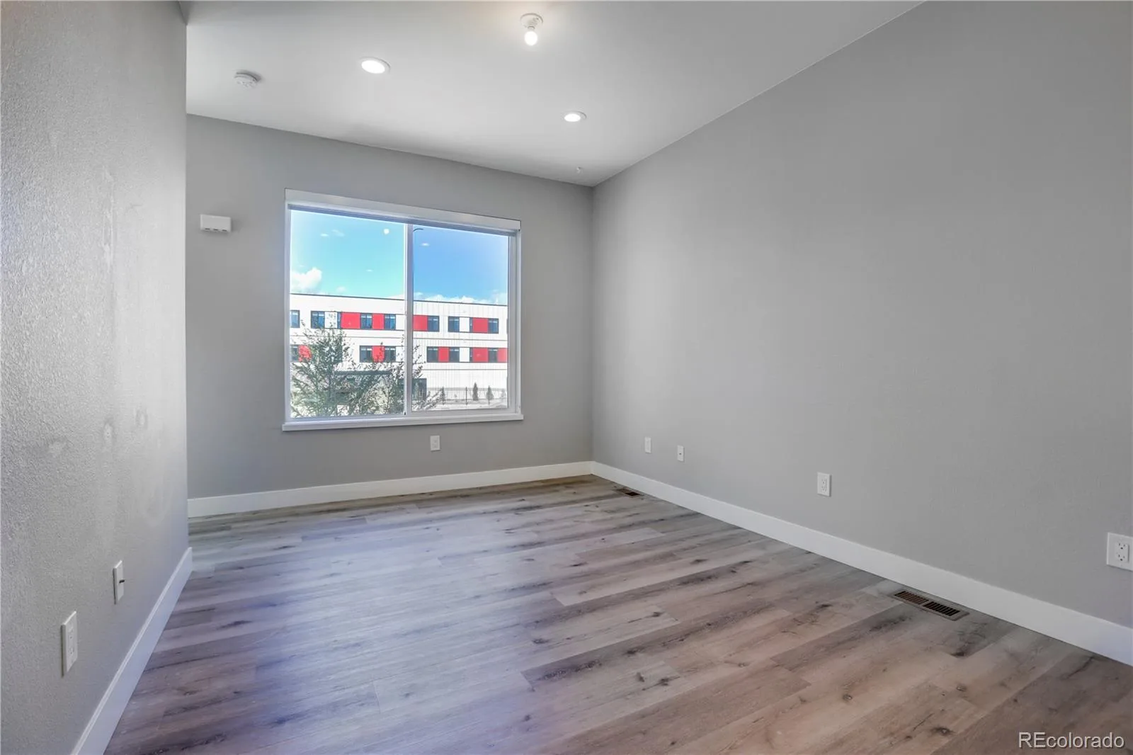 4925 W 10th Avenue #103 Denver CO 80204 | MLS #REC1760033 08282026230733 1600 18