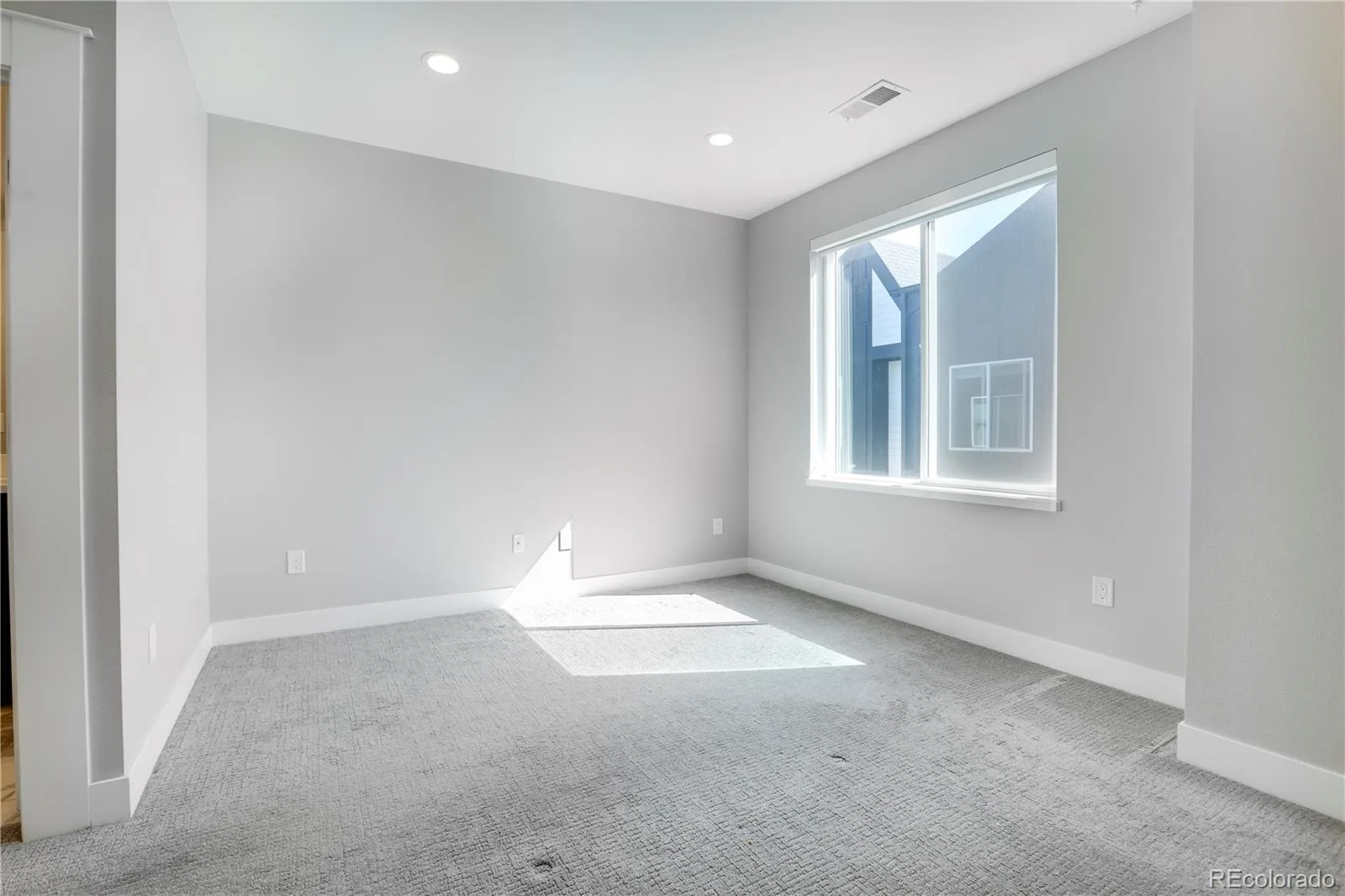 4925 W 10th Avenue #103 Denver CO 80204 | MLS #REC1760033 08282026230733 1600 31