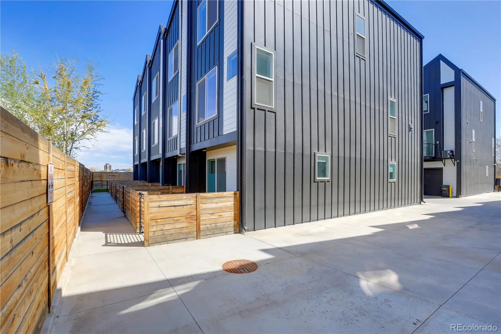 4925 W 10th Avenue #103 Denver CO 80204 | MLS #REC1760033 08282026230733 1600 39