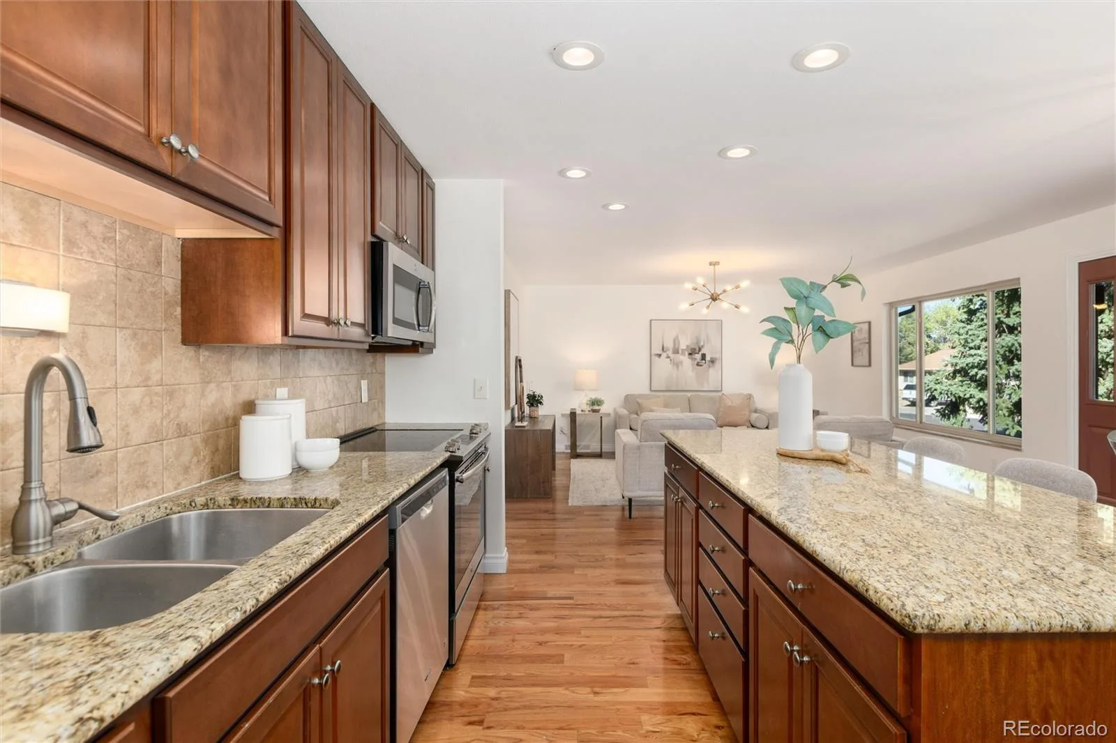 1471 S Welch Court Denver CO 80228 | MLS #REC1761420 09232026130800 1600 11