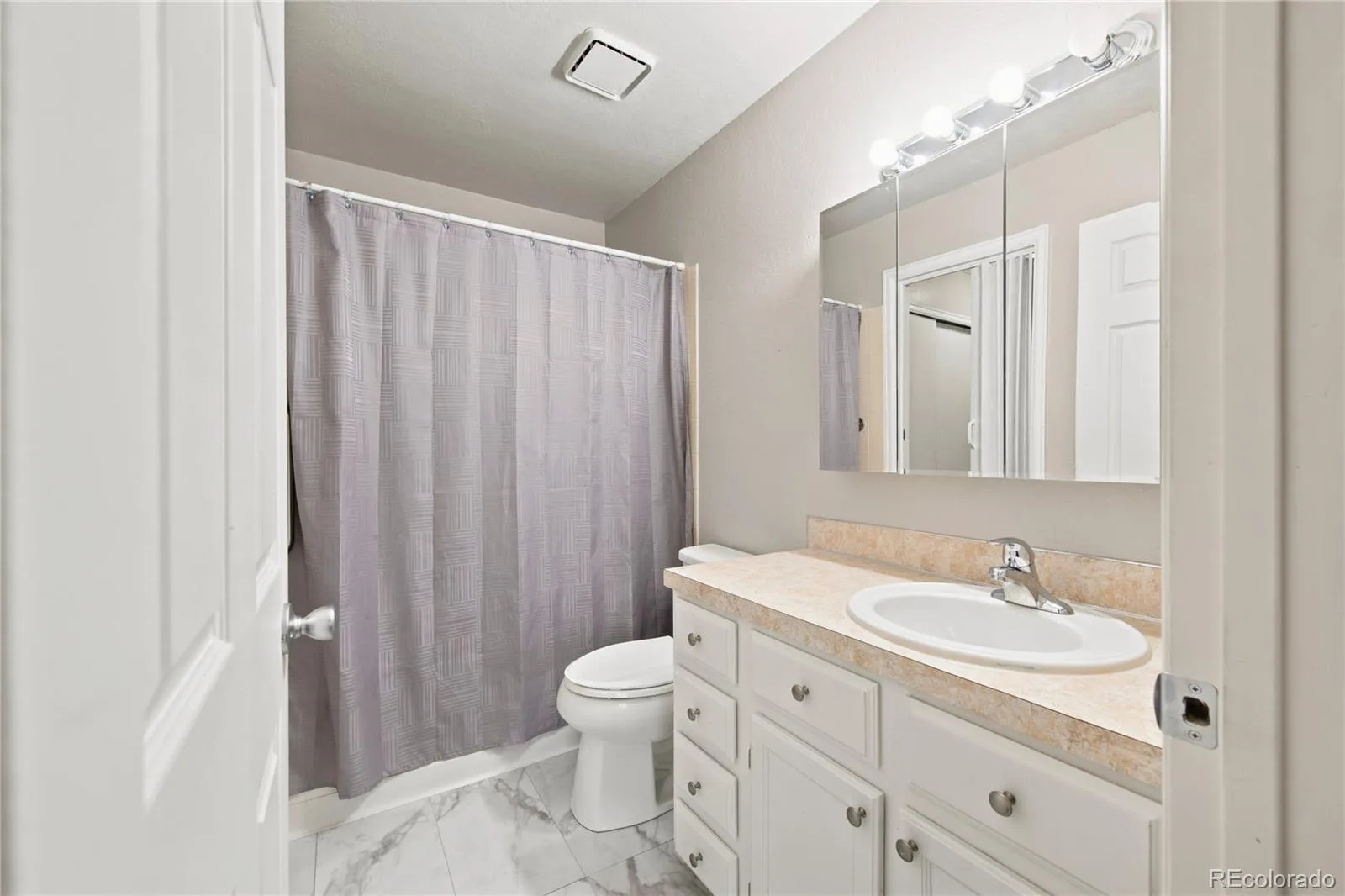 5735 W Atlantic Place #101 Lakewood CO 80227 | MLS #REC1761484 06302026061231 1600 12