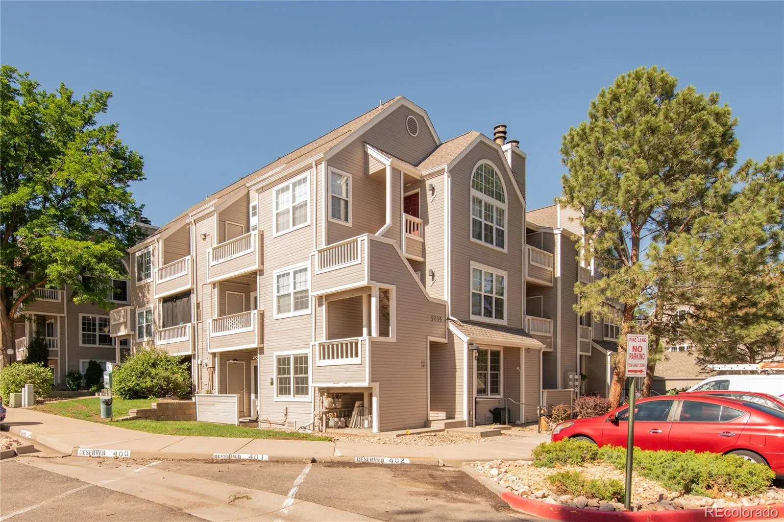 5735 W Atlantic Place #101 Lakewood CO 80227 | MLS #REC1761484 06302026061231 1600 22