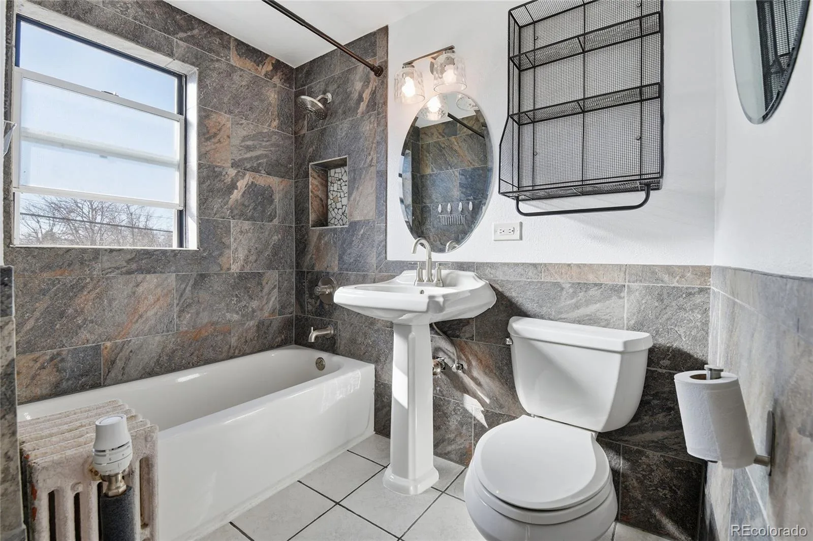 2823 Jasmine Street Denver CO 80207 | MLS #REC1765479 08212026160844 1600 18