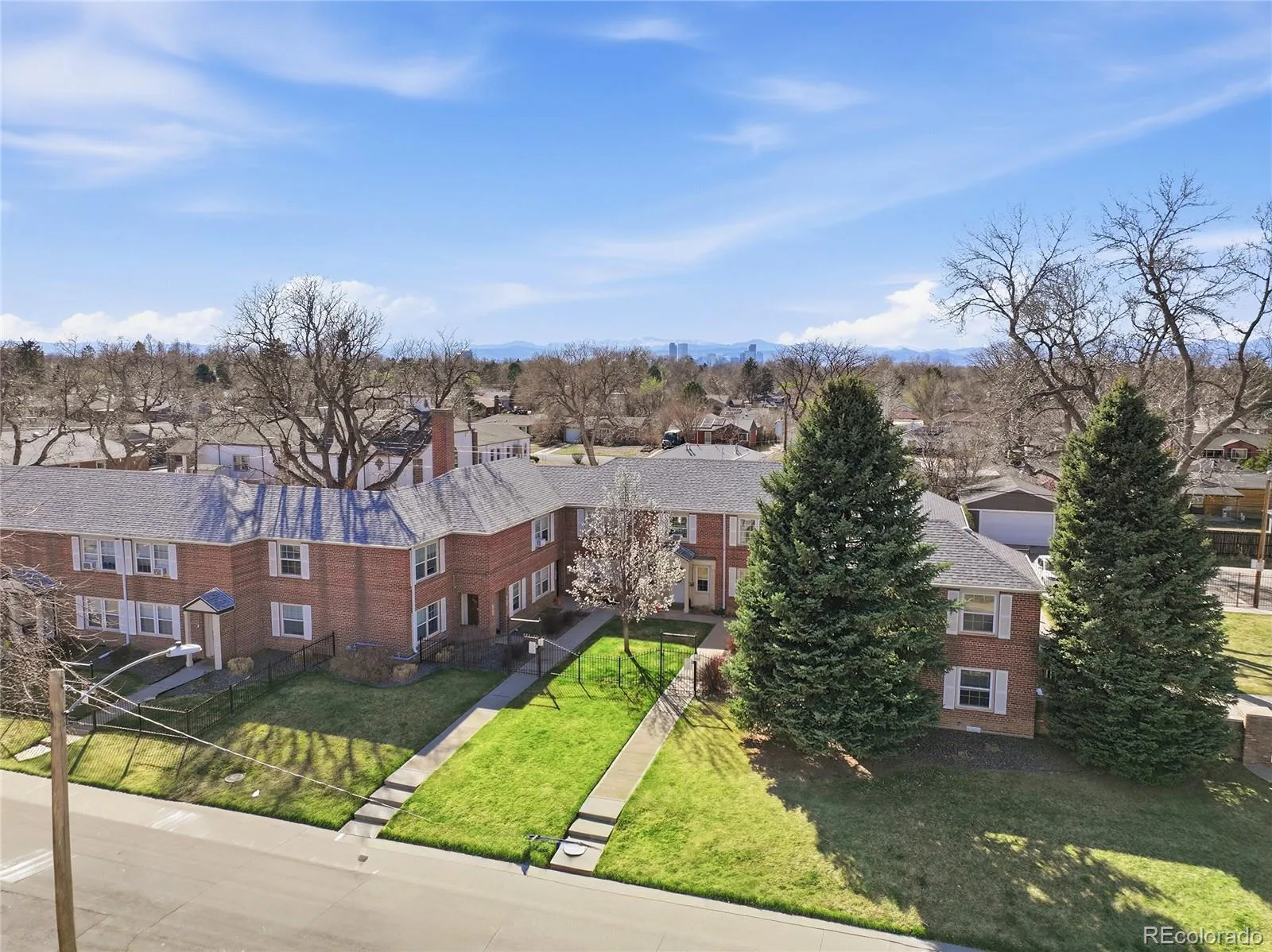 2823 Jasmine Street Denver CO 80207 | MLS #REC1765479 08212026160844 1600 24