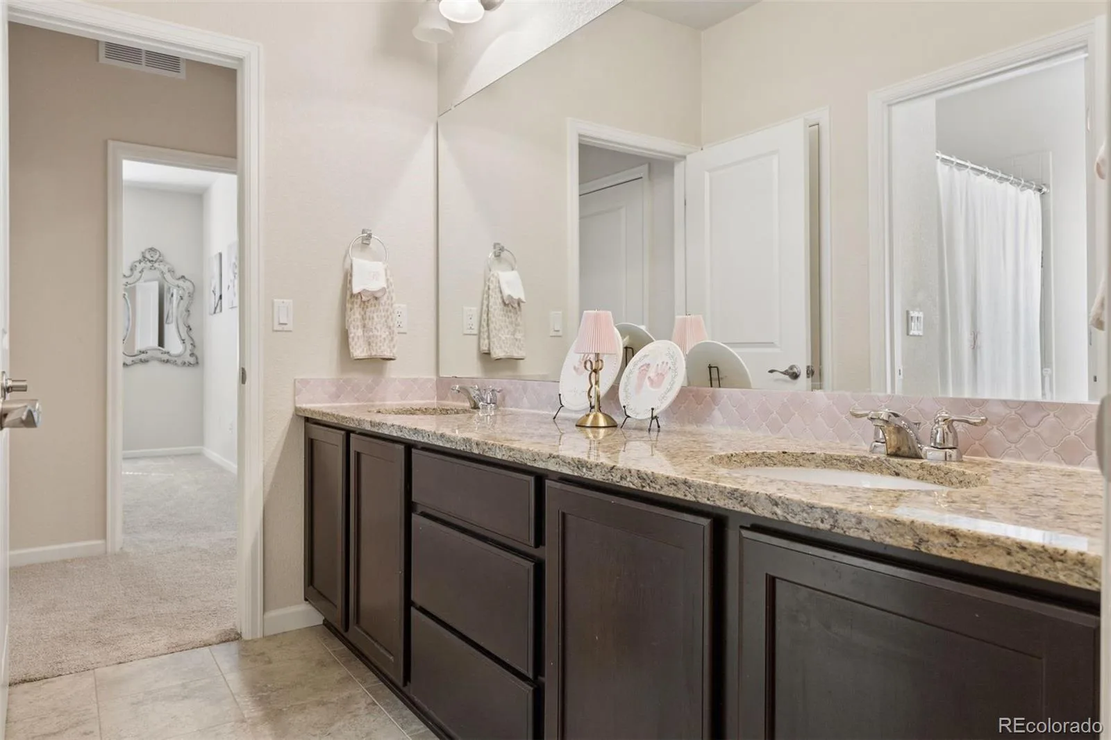 7585 S Quantock Court Aurora CO 80016 | MLS #REC1768835 10092026192157 1600 25