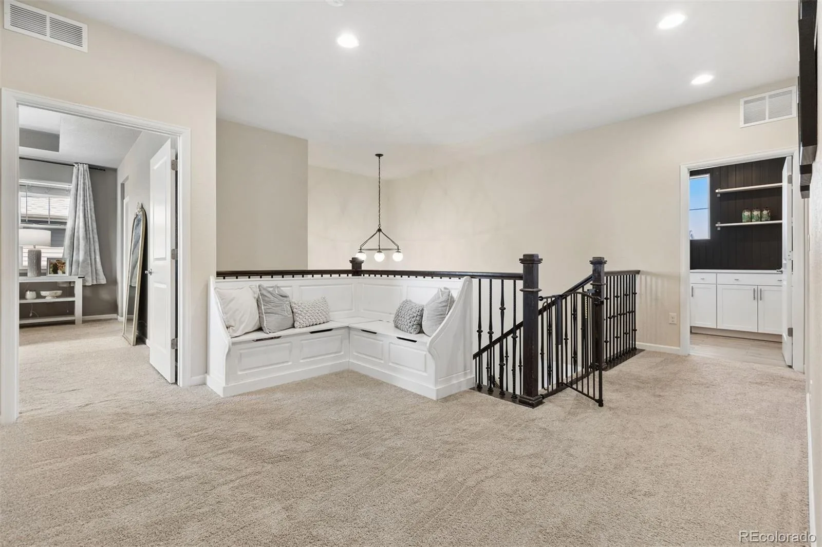 7585 S Quantock Court Aurora CO 80016 | MLS #REC1768835 10092026192157 1600 27