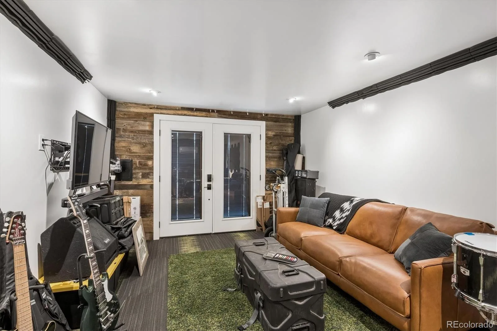 4655 S Pearl Street Englewood CO 80113 | MLS #REC1771094 07212026203213 1600 17