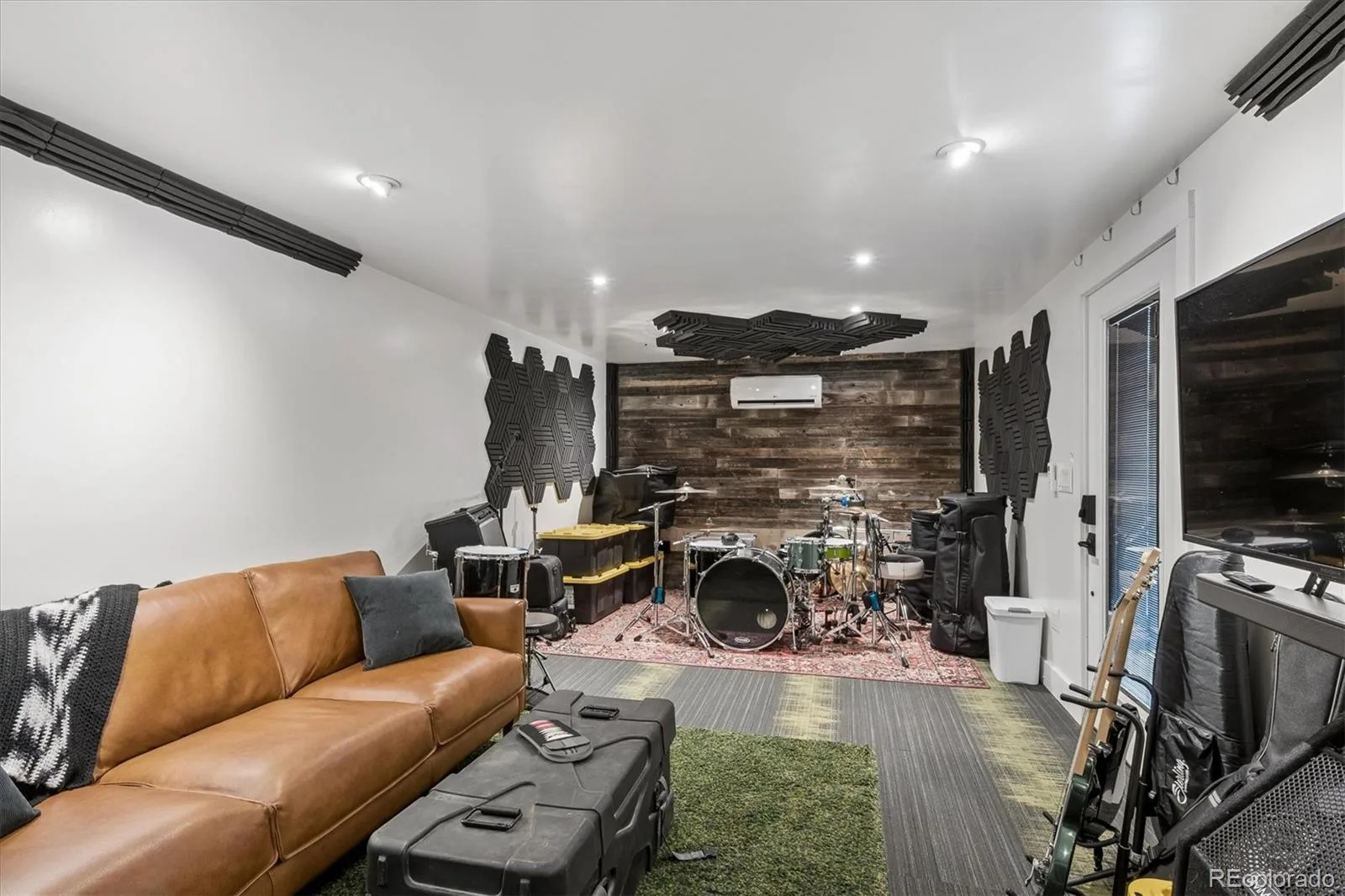 4655 S Pearl Street Englewood CO 80113 | MLS #REC1771094 07212026203213 1600 18
