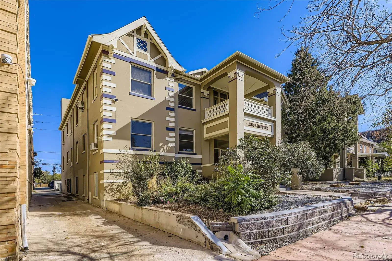 10212025211912 1600 12