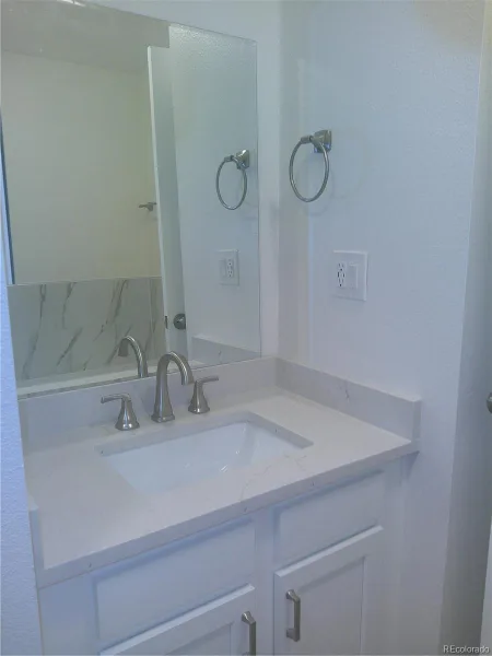 1190 S Troy Street Aurora CO 80012 | MLS #REC1772053 09262026014446 800 33