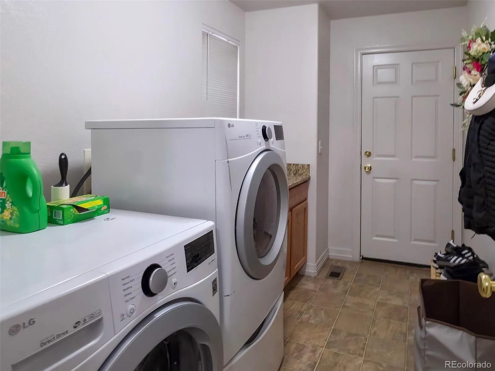 5560 Lewiston Street Denver CO 80239 MLS #REC1772244 04302026010654 1600 13