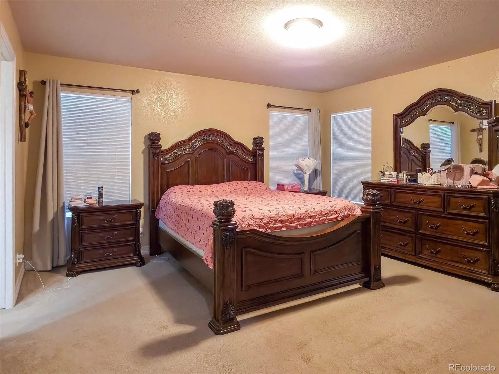 5560 Lewiston Street Denver CO 80239 MLS #REC1772244 04302026010654 1600 21