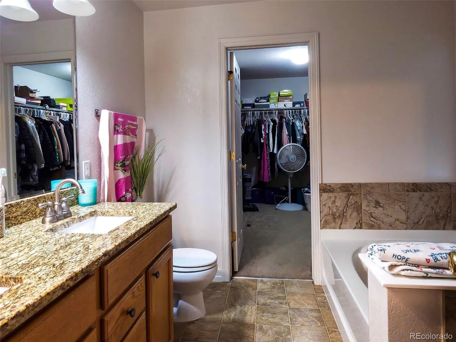 5560 Lewiston Street Denver CO 80239 MLS #REC1772244 04302026010654 1600 22