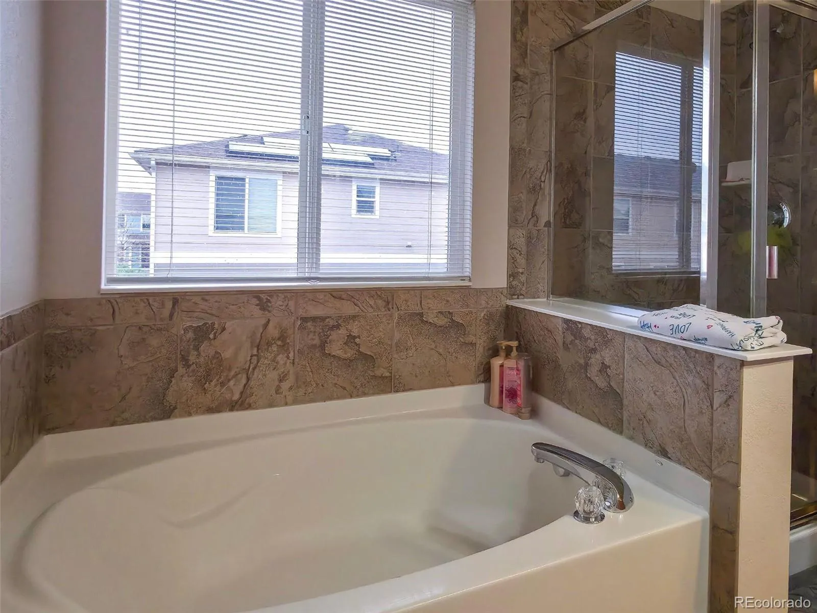 5560 Lewiston Street Denver CO 80239 MLS #REC1772244 04302026010654 1600 24