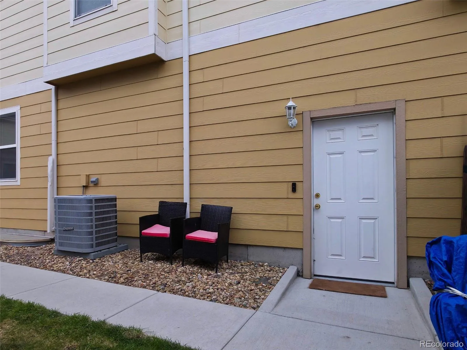 5560 Lewiston Street Denver CO 80239 MLS #REC1772244 04302026010654 1600 32