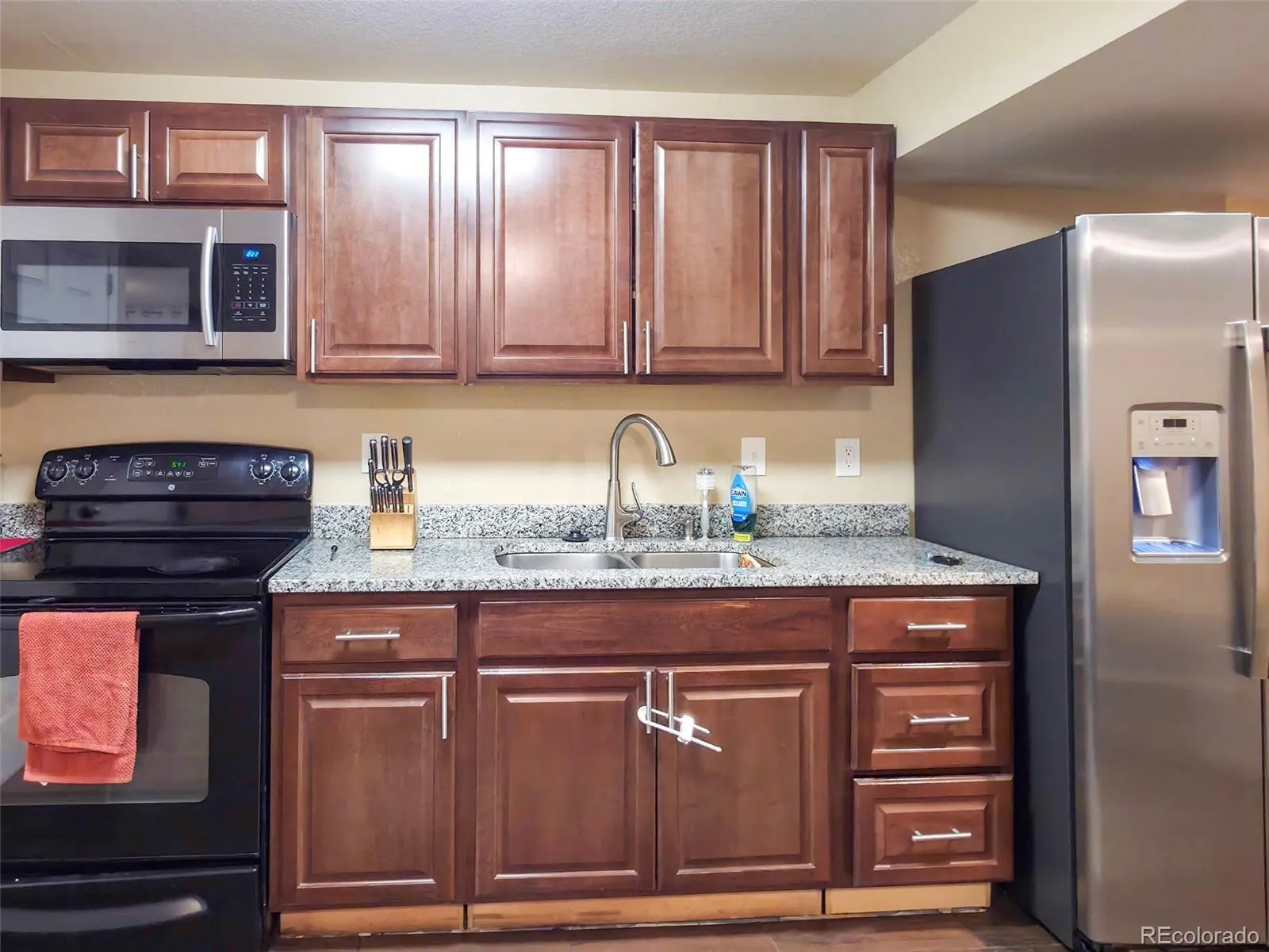 5560 Lewiston Street Denver CO 80239 MLS #REC1772244 04302026010654 1600 39