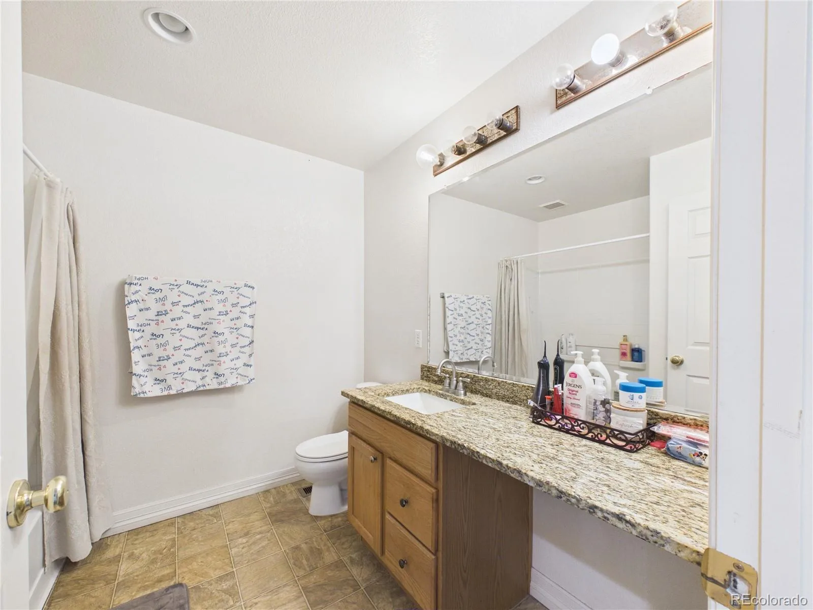5560 Lewiston Street Denver CO 80239 | MLS #REC1772244 08132026233904 1600 31