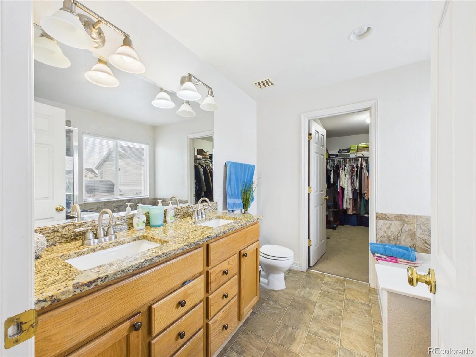 5560 Lewiston Street Denver CO 80239 | MLS #REC1772244 08132026233904 1600 36