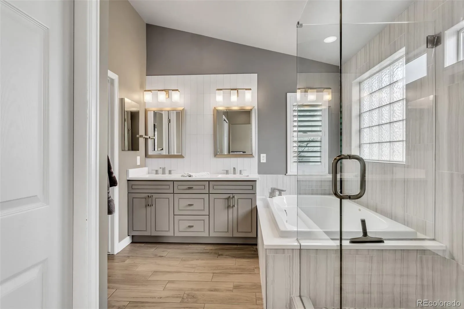 90 S Trenton Street Denver CO 80230 MLS #REC1773163 04212026223413 1600 13