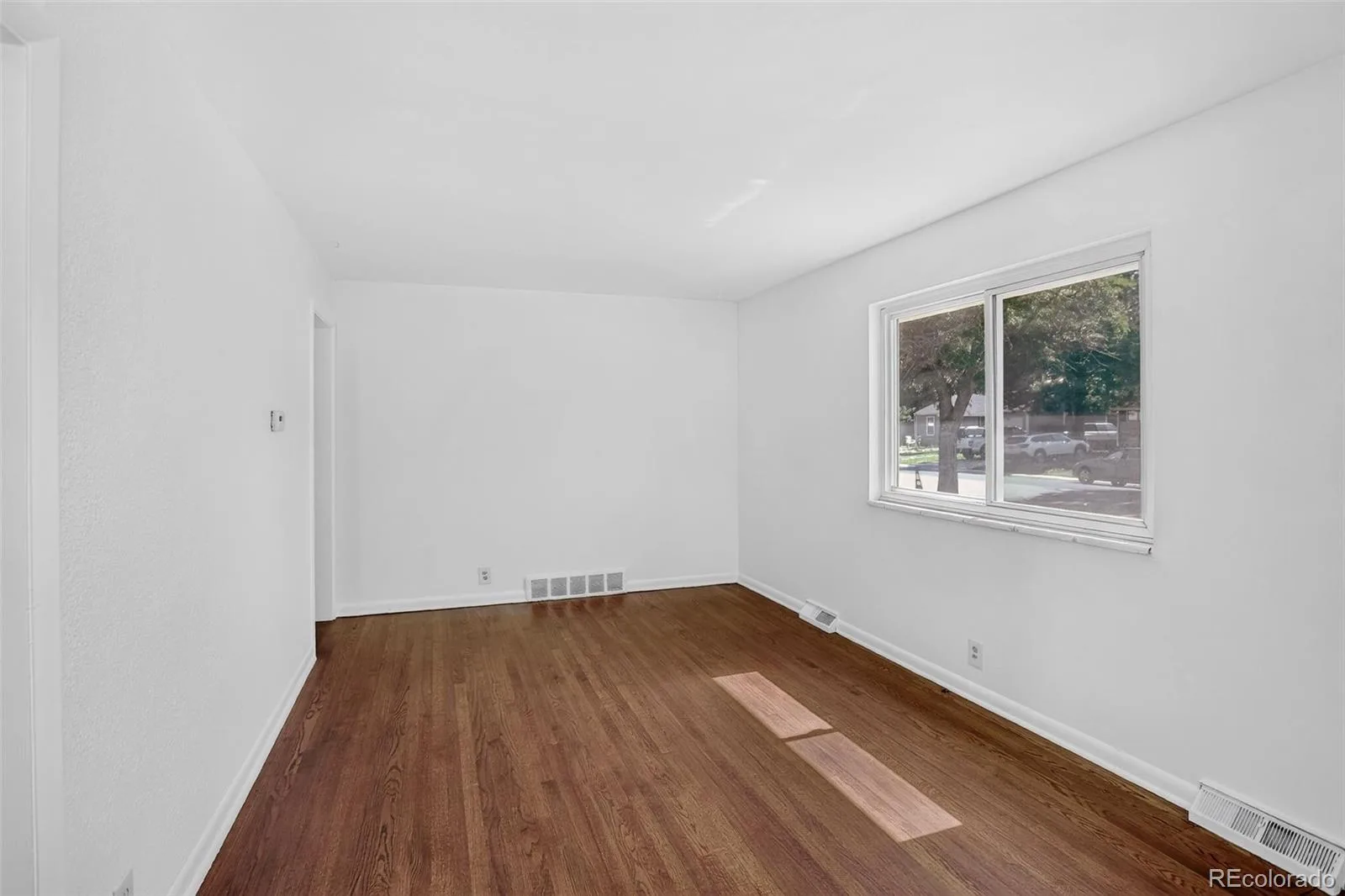 805 Kingston Street Aurora CO 80010 | MLS #REC1776197 08202026143513 1600 11
