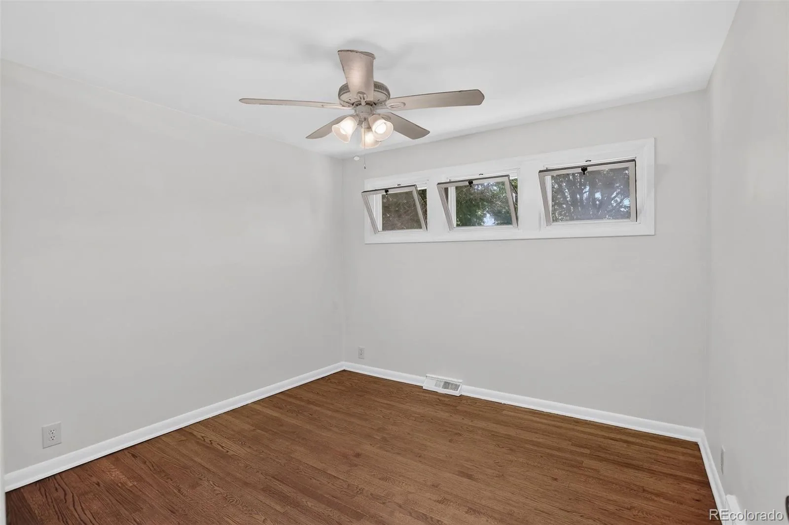 805 Kingston Street Aurora CO 80010 | MLS #REC1776197 08202026143513 1600 13