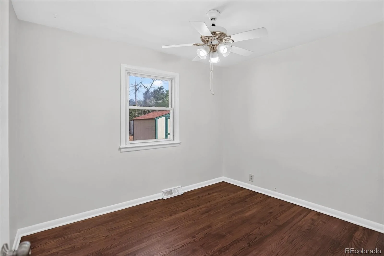 805 Kingston Street Aurora CO 80010 | MLS #REC1776197 08202026143513 1600 15