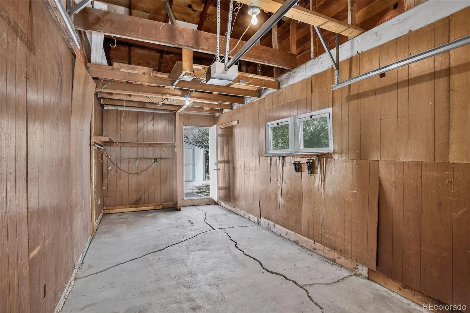 805 Kingston Street Aurora CO 80010 | MLS #REC1776197 08202026143513 1600 18