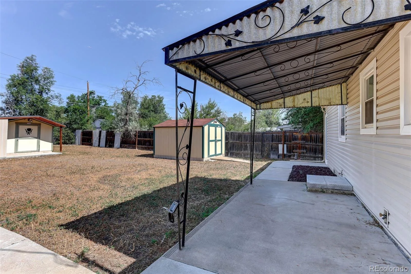 805 Kingston Street Aurora CO 80010 | MLS #REC1776197 08202026143513 1600 19