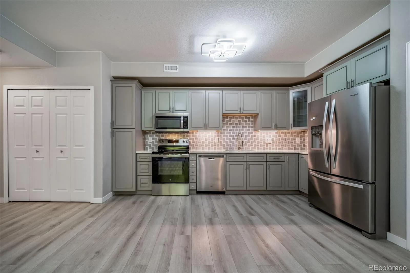 7160 S Wenatchee Way #A Aurora CO 80016 | MLS #REC1780873 06252026140518 1600 15