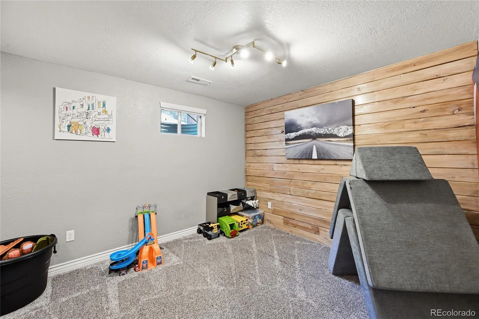 11457 W Fremont Drive Littleton CO 80217 MLS #REC1781722 05072026155647 1600 31